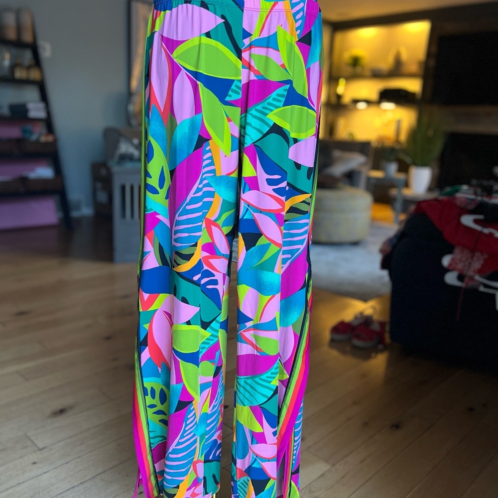 NWT TRINA TURK Rainforest Beach Pants Side Slit Leg Swimsuit Cover Up Pants L